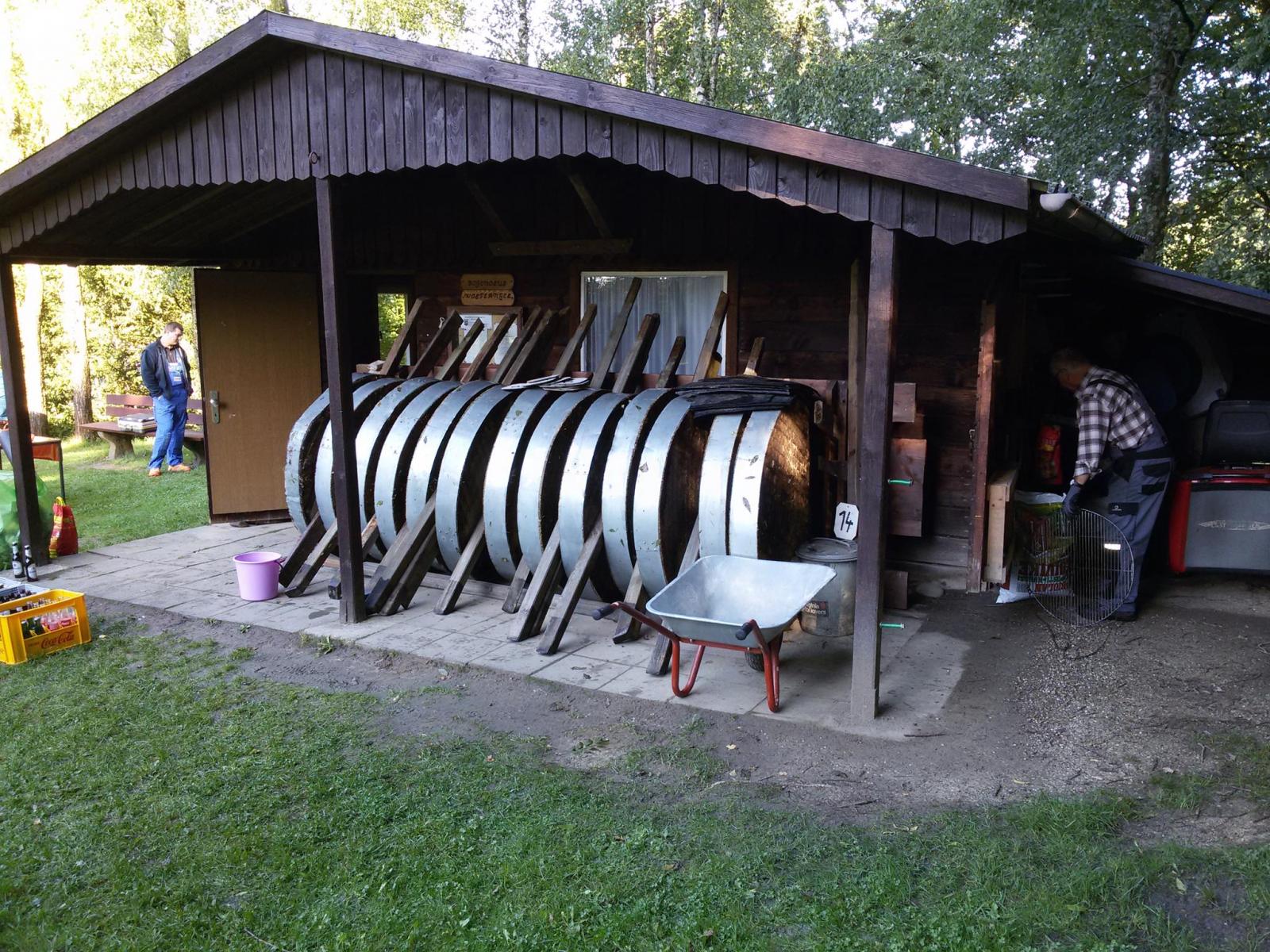 1083o